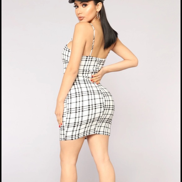 Kaelyn Dress ๐ - Picture 4 of 4